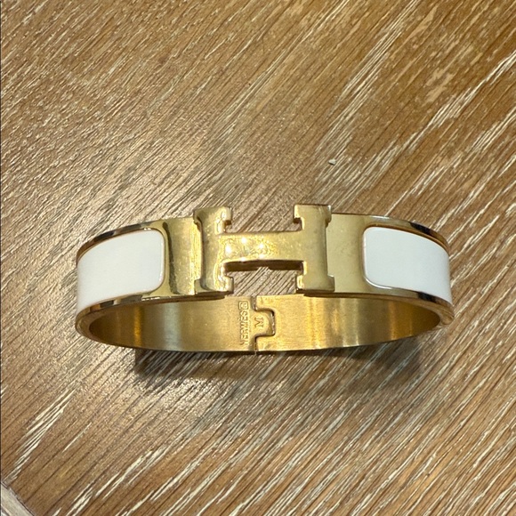 Gold and White Hermes Style Bracelet - Picture 8 of 8